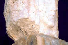 02 ESTATUA